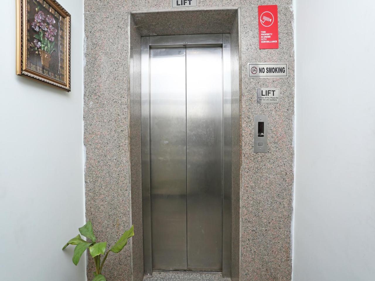 Oyo 6596 Hotel Flight Path New Delhi Ngoại thất bức ảnh